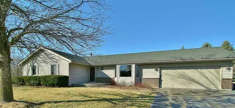 7811 Thistle Ridge Rd, Roscoe, IL 61073 photo 2