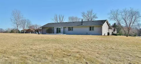 7811 Thistle Ridge Rd, Roscoe, IL 61073 photo 3