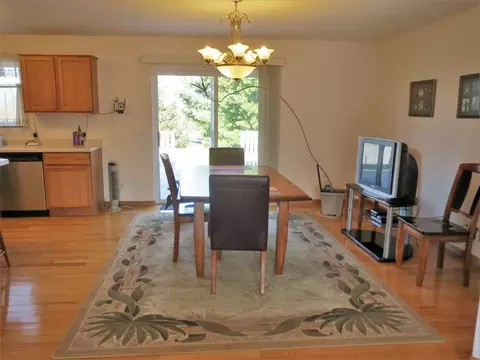 1082 Peter Dr, Dixon, IL 61021 photo 3