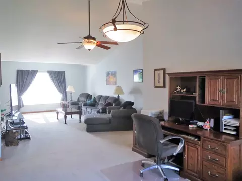 1082 Peter Dr, Dixon, IL 61021 photo 7