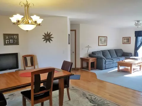 1082 Peter Dr, Dixon, IL 61021 photo 4