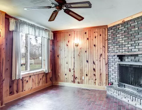 8570 Friday Rd, Davis Junction, IL 61020 photo 11