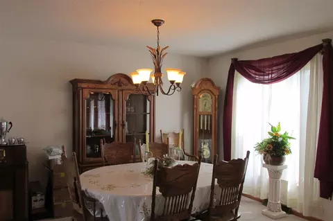407 Hickory Dr, Davis Junction, IL 61020 photo 5
