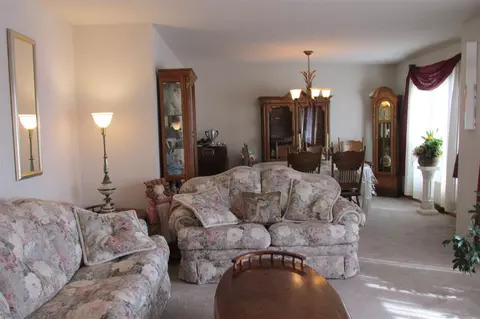 407 Hickory Dr, Davis Junction, IL 61020 photo 2
