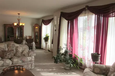 407 Hickory Dr, Davis Junction, IL 61020 photo 3