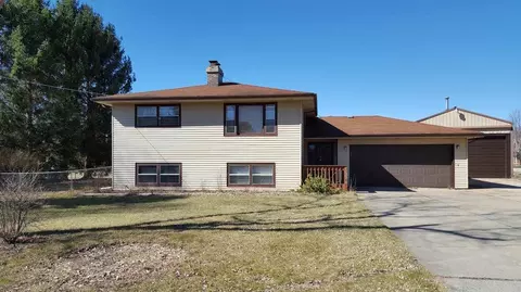 11224 2nd St, Roscoe, IL 61073 photo 2