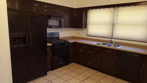11224 2nd St, Roscoe, IL 61073 photo 9