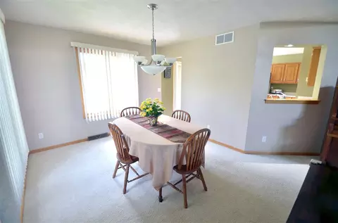 4602 Lindbloom Ln, Cherry Valley, IL 61016 photo 8