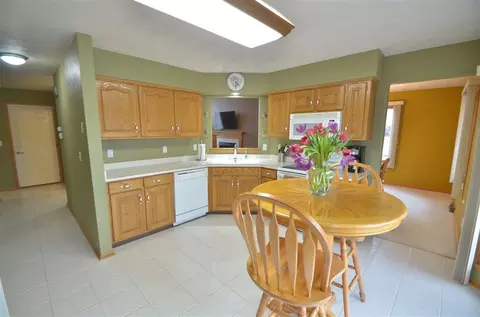 4602 Lindbloom Ln, Cherry Valley, IL 61016 photo 10