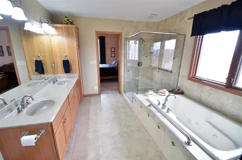 12432 Whispering Winds Dr, Roscoe, IL 61073 photo 15