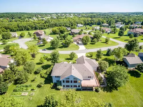 12432 Whispering Winds Dr, Roscoe, IL 61073 photo 4