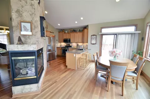 12432 Whispering Winds Dr, Roscoe, IL 61073 photo 7