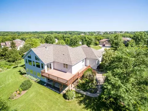 12432 Whispering Winds Dr, Roscoe, IL 61073 photo 3
