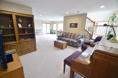 12432 Whispering Winds Dr, Roscoe, IL 61073 photo 21