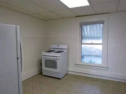 522 E Jackson St, Belvidere, IL 61008 photo 5