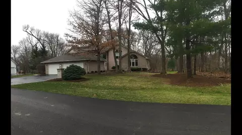 7426 Briarcliff Dr, Roscoe, IL 61073 photo 2