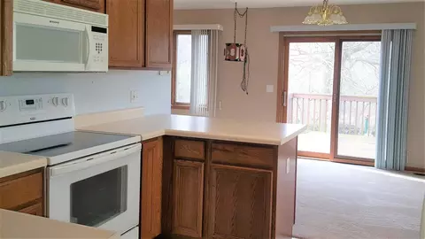4901 Streamside Dr, Loves Park, IL 61111 photo 9