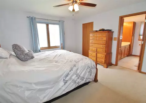 4247 Waltham, Roscoe, IL 61073 photo 13