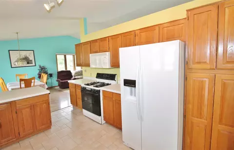 4247 Waltham, Roscoe, IL 61073 photo 9