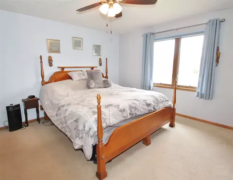 4247 Waltham, Roscoe, IL 61073 photo 12