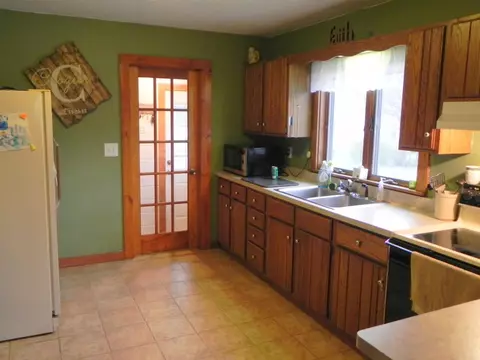 322 W 6th St, Pecatonica, IL 61063 photo 9