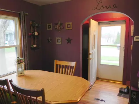 322 W 6th St, Pecatonica, IL 61063 photo 7