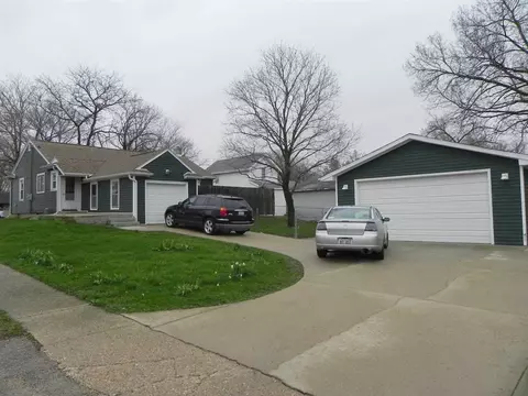 322 W 6th St, Pecatonica, IL 61063 photo 1