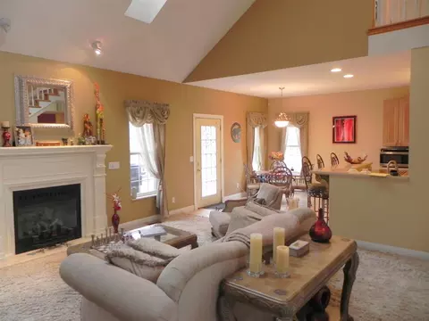 235 Forestcliff Ct, Lake Summerset, IL 61019 photo 4