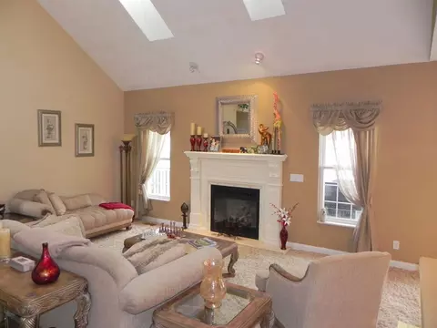 235 Forestcliff Ct, Lake Summerset, IL 61019 photo 3