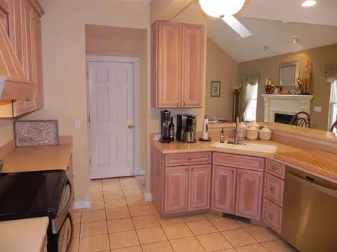 235 Forestcliff Ct, Lake Summerset, IL 61019 photo 8