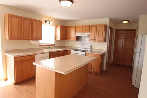 2009 E 6th St, Belvidere, IL 61008 photo 9