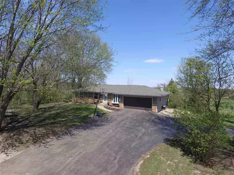4484 E Walden Rd, Byron, IL 61010 photo 3