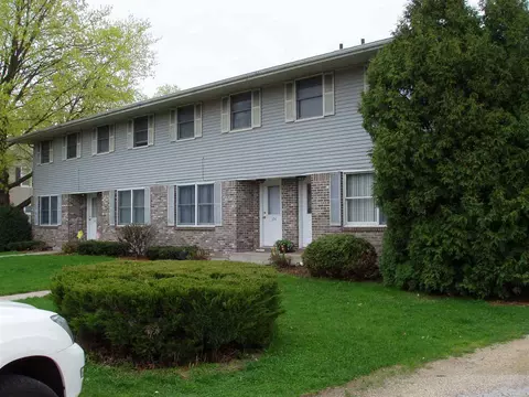 124 E 2nd St, Byron, IL 61010 photo 1
