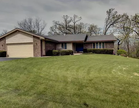 7564 Nan Dr, Roscoe, IL 61073 photo 1