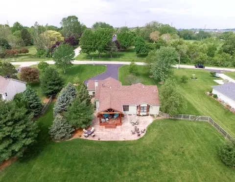 8285 Shaw Rd, Belvidere, IL 61008 photo 25