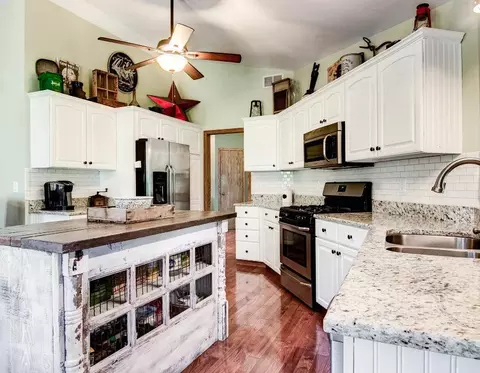 8285 Shaw Rd, Belvidere, IL 61008 photo 9