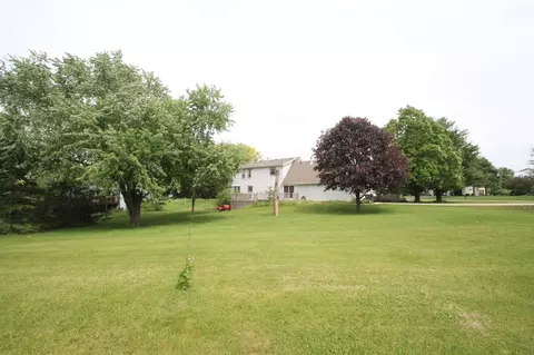 10070 William Trl, Roscoe, IL 61073 photo 3