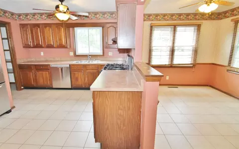 10070 William Trl, Roscoe, IL 61073 photo 9