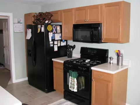 671 Ashleigh Ln, Roscoe, IL 61073 photo 9