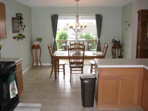 671 Ashleigh Ln, Roscoe, IL 61073 photo 8