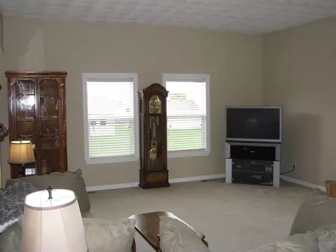 671 Ashleigh Ln, Roscoe, IL 61073 photo 6