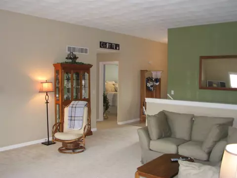 671 Ashleigh Ln, Roscoe, IL 61073 photo 5