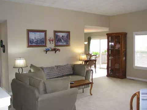 671 Ashleigh Ln, Roscoe, IL 61073 photo 3
