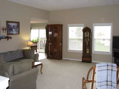 671 Ashleigh Ln, Roscoe, IL 61073 photo 2