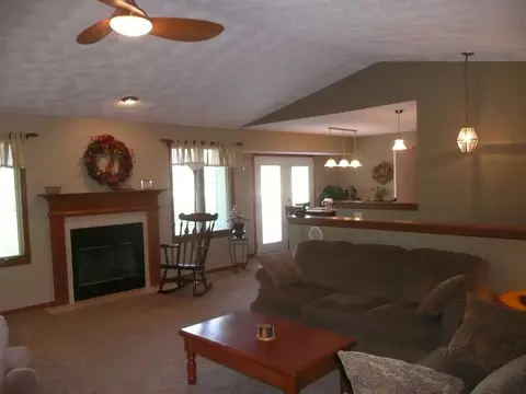 3175 Tuggle Dr, Cherry Valley, IL 61016 photo 2