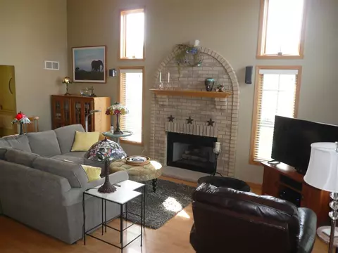 1125 Old Hunter Run, Byron, IL 61010 photo 4