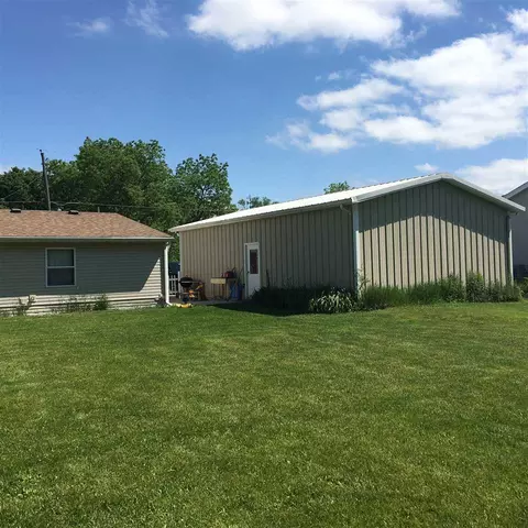 5913 Chestnut St, Roscoe, IL 61073 photo 4