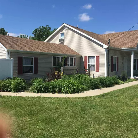 5913 Chestnut St, Roscoe, IL 61073 photo 3