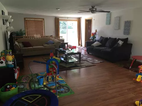5913 Chestnut St, Roscoe, IL 61073 photo 10
