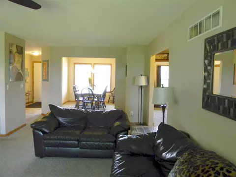 10311 Hawks Pointe Trl, Roscoe, IL 61073 photo 6